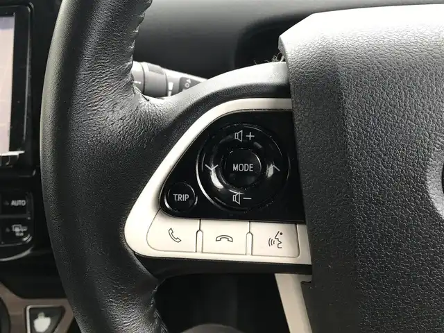 トヨタ プリウス A 富山県 2015(平27)年 6.9万km スティールブロンドM 純正９型ナビ/フルセグＴＶ／Ｂｌｕｅｔｏｏｔｈ/レーダークルーズコントロール/バックカメラ/セーフティセンス/レーンキープアシスト/ヘッドアップディスプレイ/純正ＡＷ１５インチ/ドライブレコーダー/オートマチックハイビーム/革巻きステアリング/コーナーセンサー/スマートキー/プッシュスタート/横滑り防止装置/W＋サイドエアバック/カーテンエアバック