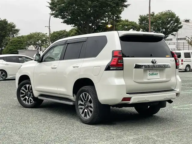 トヨタ ランドクルーザー プラド TZ－G 静岡県 2022(令4)年 2.4万km ホワイトパールクリスタルシャイン トヨタセーフティセンス/ターボ/純正9型メーカーナビ/・フルセグTV/BTオーディオ/USB/全方位カメラ/ビルトインETC2.0/ドラレコ前方/サンルーフ/ベージュ革/メモリーシート/パワーシートD/N/シートヒーターD/N/シートクーラーD/N/三列シート/電動格納シート/パドルシフト/LEDヘッドランプ/フォグランプ/純正フロアマット/ドアバイザー/スマートキー/スペアキー/保証書/取扱説明書/純正19アルミホイール