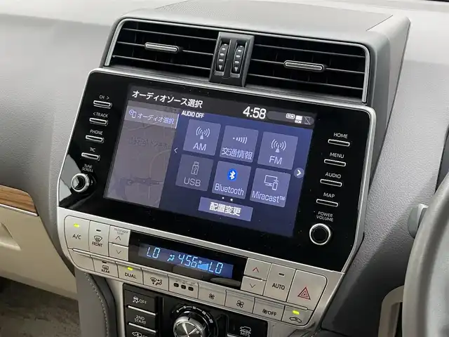 トヨタ ランドクルーザー プラド TZ－G 静岡県 2022(令4)年 2.4万km ホワイトパールクリスタルシャイン トヨタセーフティセンス/ターボ/純正9型メーカーナビ/・フルセグTV/BTオーディオ/USB/全方位カメラ/ビルトインETC2.0/ドラレコ前方/サンルーフ/ベージュ革/メモリーシート/パワーシートD/N/シートヒーターD/N/シートクーラーD/N/三列シート/電動格納シート/パドルシフト/LEDヘッドランプ/フォグランプ/純正フロアマット/ドアバイザー/スマートキー/スペアキー/保証書/取扱説明書/純正19アルミホイール