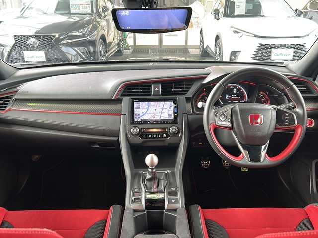 ホンダ シビック タイプR 京都府 2018(平30)年 3万km クリスタルブラックパール ６ＭＴ　/純正ギャザーズＳＤナビ/（VXM-185VFi）/AM/FM/CD/DVD再生機能/Apple CarPlay/AUX/iPod/Bluetooth/フルセグＴＶ/（走行視聴不可）/バックカメラ/純正フルエアロ/クルーズコントロール/ブレンボブレーキ/純正20インチホイール/バニティミラー/レグマッチシステム/ブレーキホールド/LEDヘッドライト/オートライト/フォグライト/社外デジタルミラー型ドライブレコーダー/前後コーナーセンサー/純正フロアマット/ステアリングスイッチ/電動格納ミラー/スペアキー1本/ダブルエアバッグ/サイドエアバッグ/カーテンエアバッグ/ABS/横滑り防止装置/盗難防止装置