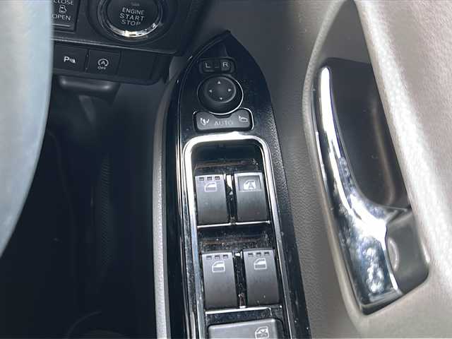 ダイハツ タント カスタム RS 京都府 2019(令1)年 2.1万km パールブラック 純正ＳＤナビ/（NSZN-Y69DS)/フルセグＴＶ　/CD/DVD再生機能有/Bluetooth/USB/iPod/スマートアシスト　/全方位カメラ　/禁煙車　/両側パワースライドドア　/前後コーナーセンサー　/横滑り防止装置/レーンキープアシスト/盗難防止装置/LEDヘッドライト/オートライト/フロントフォグランプ/電動格納ミラー/デジタルインナーミラー　/クルコン追従有　/スマートキー　/ハーフレザー　/全席シートヒーター/サイドエアロ付/Wサイドエアバッグ/カーテンエアバッグ