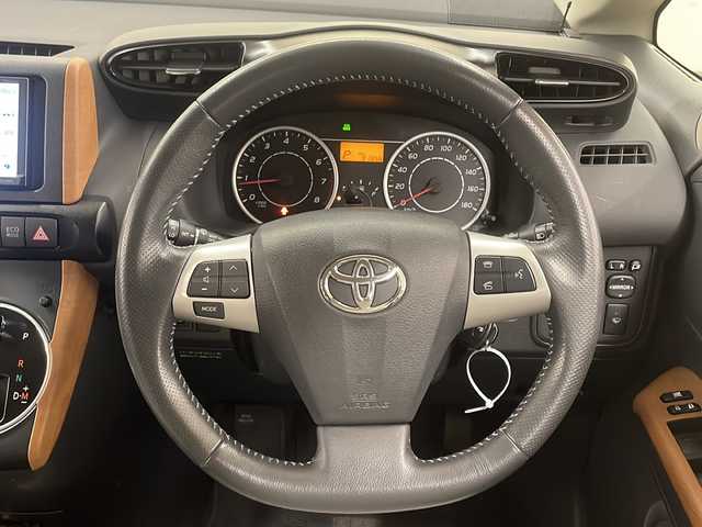 トヨタ ウィッシュ 1．8X HIDセレクション 道央・札幌 2010(平22)年 9.2万km ブラキッシュレッドマイカ /4WD//社外HDDナビ：AVIC-HRZ900/（CD/DVD/BT/HDD/ラジオ/TV）//寒冷地仕様//フロントワイパーデアイサー//ワンオーナー//横滑り防止//ETC//HIDヘッドライト//オートライト//フォグライト//オートエアコン//社外AW付冬タイヤ積込//革巻きステアリング//社外エンジンスターター //電動格納ミラー