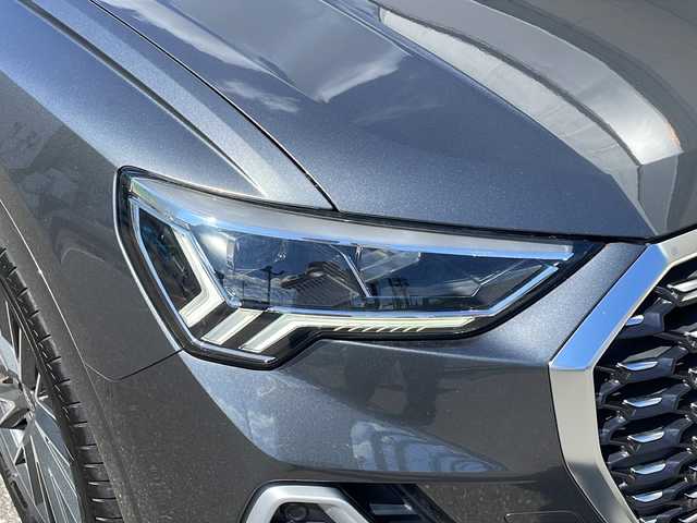 アウディ Ｑ３ SB 35TFSI Sライン 福井県 2023(令5)年 1.1万km デイトナグレーパールエフェクト Sライン/ターボ/メーカー純正ナビゲーション/（Bluetooth）/360°カメラ/アダプティブクルーズコントロール/レーンキープアシスト/プリクラッシュセーフティ/純正19インチアルミホイール/クリアランスソナー /パワーバックドア/前席パワーシート /エアーシート/シートヒーター /LEDヘッドライト/ハーフレザーシート/パドルシフト/LIMスイッチ/ドライブレコーダー /ETC2.0(ビルトイン)/アイドリングストップ/オートライト/ミラーヒーター/オートリトラミラー /プッシュスタート/スマートキー/保証書/取扱説明書