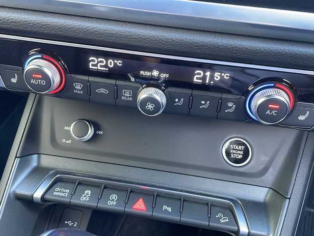 アウディ Ｑ３ SB 35TFSI Sライン 福井県 2023(令5)年 1.1万km デイトナグレーパールエフェクト Sライン/ターボ/メーカー純正ナビゲーション/（Bluetooth）/360°カメラ/アダプティブクルーズコントロール/レーンキープアシスト/プリクラッシュセーフティ/純正19インチアルミホイール/クリアランスソナー /パワーバックドア/前席パワーシート /エアーシート/シートヒーター /LEDヘッドライト/ハーフレザーシート/パドルシフト/LIMスイッチ/ドライブレコーダー /ETC2.0(ビルトイン)/アイドリングストップ/オートライト/ミラーヒーター/オートリトラミラー /プッシュスタート/スマートキー/保証書/取扱説明書