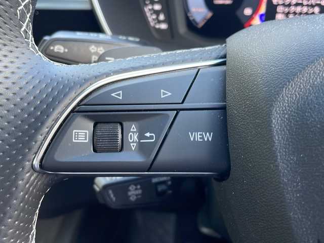アウディ Ｑ３ SB 35TFSI Sライン 福井県 2023(令5)年 1.1万km デイトナグレーパールエフェクト Sライン/ターボ/メーカー純正ナビゲーション/（Bluetooth）/360°カメラ/アダプティブクルーズコントロール/レーンキープアシスト/プリクラッシュセーフティ/純正19インチアルミホイール/クリアランスソナー /パワーバックドア/前席パワーシート /エアーシート/シートヒーター /LEDヘッドライト/ハーフレザーシート/パドルシフト/LIMスイッチ/ドライブレコーダー /ETC2.0(ビルトイン)/アイドリングストップ/オートライト/ミラーヒーター/オートリトラミラー /プッシュスタート/スマートキー/保証書/取扱説明書