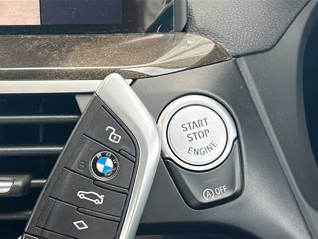 ＢＭＷ Ｘ３ xDrive20d Mスポーツ 兵庫県 2021(令3)年 4.7万km アルピンホワイトⅢ 軽油/ターボ車/ワンオーナー/ハイラインパッケージ/革シート/シートヒーター後席/電動ランバーサポート/ポプラグレー本木製インパネ加飾/純正HDDナビ/フルセグTV/Bluetooth/全方位カメラ/パーキングアシストプラス/ドライビングアシストプラス/パワーバックドア/コンフォートアクセス/ヘッドアップディスプレイ/ハイグロスシャドーライン（ブラック）ルーフレール/Mスポーツサスペンション/シートヒーター前席/後席/置くだけ充電/前後ドライブレコーダー/純正フロアマット/保証書/取説/スペアキー1本