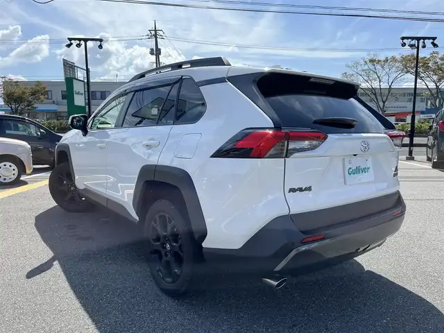 トヨタ ＲＡＶ４ アドベンチャー オフロードPKG 鳥取県 2022(令4)年 3.9万km スーパーホワイトⅡ ワンオーナー/４・W・D/純正ディスプレイオーディオ/フルセグ/BT/USB/全方位カメラ・ETC/運転席パワーシート/前席シートヒーター/エアシート/トヨタセーフティセンス/レーダークルーズコントロール/レーンキープアシスト/デジタルインナーミラー/LEDヘットライト/LEDフォグライト/純正18インチアルミホイール/プッシュエンジンスタート/フロアマット/ドアバイザー/保証書/取扱説明書/スペアキー