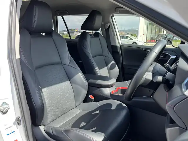 トヨタ ＲＡＶ４ アドベンチャー オフロードPKG 鳥取県 2022(令4)年 3.9万km スーパーホワイトⅡ ワンオーナー/４・W・D/純正ディスプレイオーディオ/フルセグ/BT/USB/全方位カメラ・ETC/運転席パワーシート/前席シートヒーター/エアシート/トヨタセーフティセンス/レーダークルーズコントロール/レーンキープアシスト/デジタルインナーミラー/LEDヘットライト/LEDフォグライト/純正18インチアルミホイール/プッシュエンジンスタート/フロアマット/ドアバイザー/保証書/取扱説明書/スペアキー