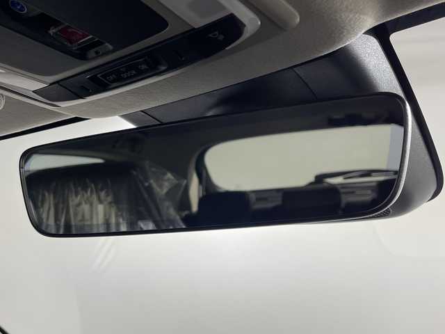 ホンダ ヴェゼル ハイブリッド e:HEV Z 神奈川県 2025(令7)年 0.1千km クリスタルブラックパール 登録済未使用車/Honda CONNECTディスプレイ/純正ナビ/純正ETC2.0車載器/フルセグ　Bluetooth　USB　AppleCarPlay　Androidauto/バックカメラ/ワイヤレス充電器/フロントグリルベルリナブラック/ホンダセンシング/衝突軽減ブレーキ/誤発進抑制機能/後方誤発進抑制機能/近距離衝突軽減ブレーキ/歩行者事故低減ステアリング/路外逸脱抑制機能/渋滞追従付アダブティブクルーズコントロール/車線維持支援システム/先行車発進お知らせ機能/標識認識機能/オートハイビーム/パーキングセンサーシステム/トラフィックジャムアシスト/アダブティブドライビングビーム/ブラインドスポットインフォメーション/前後ソナー/革巻きステアリング/パドルシフト/ステアリングヒーター/合皮/ファブリックコンビシート/前席シートバックポケット/前席シートヒーター/ダウンヒルアシストコントロール/電動パーキングブレーキ/オートブレーキホールド/プッシュスタート/スマートキー/純正18インチアルミホイール/LEDヘッド/フォグランプ