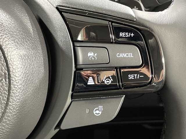 ホンダ ヴェゼル ハイブリッド e:HEV Z 神奈川県 2025(令7)年 0.1千km クリスタルブラックパール 登録済未使用車/Honda CONNECTディスプレイ/純正ナビ/純正ETC2.0車載器/フルセグ　Bluetooth　USB　AppleCarPlay　Androidauto/バックカメラ/ワイヤレス充電器/フロントグリルベルリナブラック/ホンダセンシング/衝突軽減ブレーキ/誤発進抑制機能/後方誤発進抑制機能/近距離衝突軽減ブレーキ/歩行者事故低減ステアリング/路外逸脱抑制機能/渋滞追従付アダブティブクルーズコントロール/車線維持支援システム/先行車発進お知らせ機能/標識認識機能/オートハイビーム/パーキングセンサーシステム/トラフィックジャムアシスト/アダブティブドライビングビーム/ブラインドスポットインフォメーション/前後ソナー/革巻きステアリング/パドルシフト/ステアリングヒーター/合皮/ファブリックコンビシート/前席シートバックポケット/前席シートヒーター/ダウンヒルアシストコントロール/電動パーキングブレーキ/オートブレーキホールド/プッシュスタート/スマートキー/純正18インチアルミホイール/LEDヘッド/フォグランプ