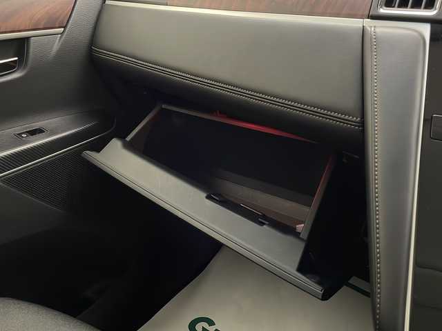 三菱 デリカＤ：５ ジャスパー 宮崎県 2023(令5)年 1.2万km グラファイトグレーメタリック/ブラックマイカ 禁煙車/衝突被害軽減ブレーキ/純正10.1型ナビ/（CD/DVD/Bluetooth/MSV/HDMI/AUX)/純正LEDオートライト/純正LEDフォグ/純正18インチアルミ/純正フロアマット/社外革調シートカバー/社外ドライブレコーダー/両側電動スライドドア/パワーバックドア/アダプティブクルーズコントロール/レーンディパーチャーアラート/ブラインドスポットモニター/パノラミックビューモニター/電子パーキング/オートホールド/クリアランスソナー/パドルシフト/ステアリングヒーター/デュアルオートエアコン/本革巻ハンドル/運転席パワーシート/前席シートヒーター/スマートキー/プッシュエンジンスタート/新車時保証書/取扱い説明書