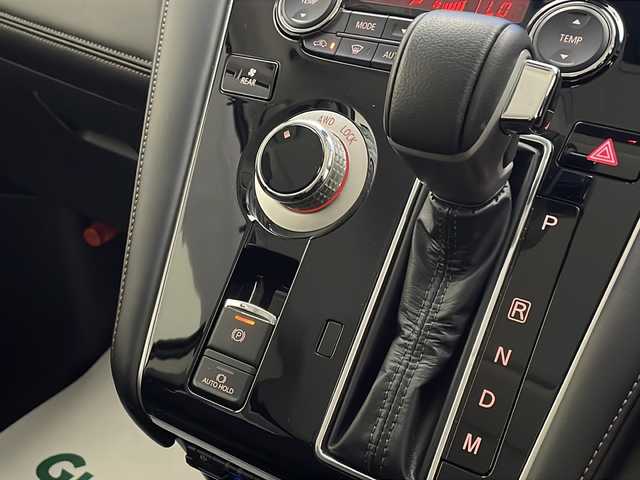 三菱 デリカＤ：５ ジャスパー 宮崎県 2023(令5)年 1.2万km グラファイトグレーメタリック/ブラックマイカ 禁煙車/衝突被害軽減ブレーキ/純正10.1型ナビ/（CD/DVD/Bluetooth/MSV/HDMI/AUX)/純正LEDオートライト/純正LEDフォグ/純正18インチアルミ/純正フロアマット/社外革調シートカバー/社外ドライブレコーダー/両側電動スライドドア/パワーバックドア/アダプティブクルーズコントロール/レーンディパーチャーアラート/ブラインドスポットモニター/パノラミックビューモニター/電子パーキング/オートホールド/クリアランスソナー/パドルシフト/ステアリングヒーター/デュアルオートエアコン/本革巻ハンドル/運転席パワーシート/前席シートヒーター/スマートキー/プッシュエンジンスタート/新車時保証書/取扱い説明書