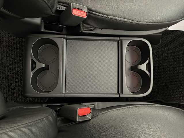 三菱 デリカＤ：５ ジャスパー 宮崎県 2023(令5)年 1.2万km グラファイトグレーメタリック/ブラックマイカ 禁煙車/衝突被害軽減ブレーキ/純正10.1型ナビ/（CD/DVD/Bluetooth/MSV/HDMI/AUX)/純正LEDオートライト/純正LEDフォグ/純正18インチアルミ/純正フロアマット/社外革調シートカバー/社外ドライブレコーダー/両側電動スライドドア/パワーバックドア/アダプティブクルーズコントロール/レーンディパーチャーアラート/ブラインドスポットモニター/パノラミックビューモニター/電子パーキング/オートホールド/クリアランスソナー/パドルシフト/ステアリングヒーター/デュアルオートエアコン/本革巻ハンドル/運転席パワーシート/前席シートヒーター/スマートキー/プッシュエンジンスタート/新車時保証書/取扱い説明書