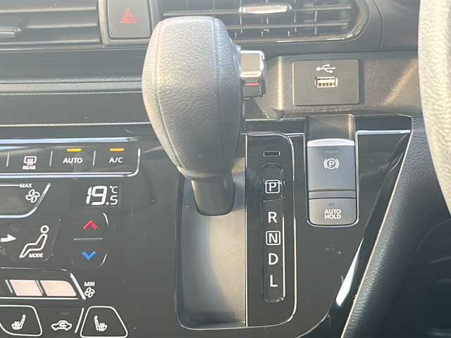 三菱 ｅＫクロス T 三重県 2019(令1)年 4.7万km アメジストブラック/レッドM ワンオーナー/先進安全パッケージ/先進快適パッケージ/純正９インチナビ、フルセグTV/純正CD、DVD再生、Bluetooth、AUX/純正前後ドラレコ/純正アルミ15インチ/全方位カメラ/前席シートヒーター/追従型クルーズコントロール/デジタルインナーミラー/コーナーセンサー/アイドリングストップ/スマートキー×２本/プッシュスタート/ルーフレール/ステアリングリモコン/オートホールド/LEDオートライト/フォグランプ/アイドリングストップ/USB給電/ETC/フロアマット/ドアバイザー/４WD/禁煙車/保証書、取説