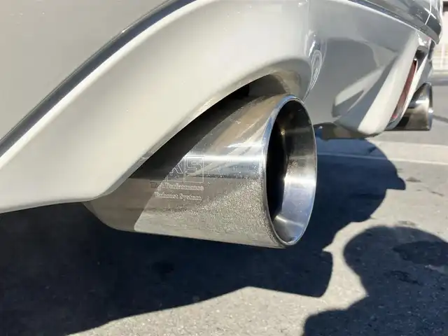 日産 フェアレディ Ｚ バージョンT 静岡県 2011(平23)年 10万km ブリリアントホワイトパール HKSハイパフォーマンスエキゾーストマフラー/WORK Varianza19インチアルミホイール /純正ナビ（CD/フルセグ）/バックカメラ/ドライブレコーダー前後/ETC/パドルシフト/エンジンスタートボタン/パワーステアリング/パワーウィンドウ/スマートキー/オートエアコン/フロアマット/D席N席パワーシート/D席N席シートヒーター/ハーフレザーシート（本革＆布）/フロントエアロ/ABS/横滑り防止装置/オートライト/キセノン/W+サイドエアバッグ/BOSE/ブルーレンズミラー