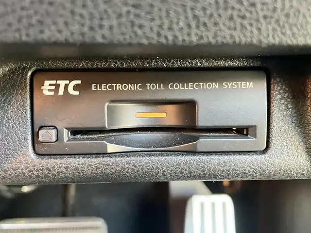 日産 フェアレディ Ｚ バージョンT 静岡県 2011(平23)年 10万km ブリリアントホワイトパール HKSハイパフォーマンスエキゾーストマフラー/WORK Varianza19インチアルミホイール /純正ナビ（CD/フルセグ）/バックカメラ/ドライブレコーダー前後/ETC/パドルシフト/エンジンスタートボタン/パワーステアリング/パワーウィンドウ/スマートキー/オートエアコン/フロアマット/D席N席パワーシート/D席N席シートヒーター/ハーフレザーシート（本革＆布）/フロントエアロ/ABS/横滑り防止装置/オートライト/キセノン/W+サイドエアバッグ/BOSE/ブルーレンズミラー