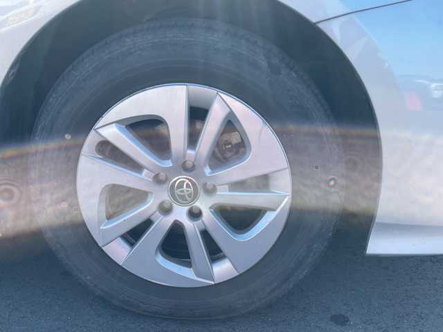 トヨタ プリウス E 千葉県 2017(平29)年 6.8万km シルバーM 純正ナビ/・NSCD-W66/・CD/BT/ワンセグ/バックカメラ/レーダークルーズコントロール/ビルトインETC/LDA/スペアキー/LEDヘッドライト/オートライト