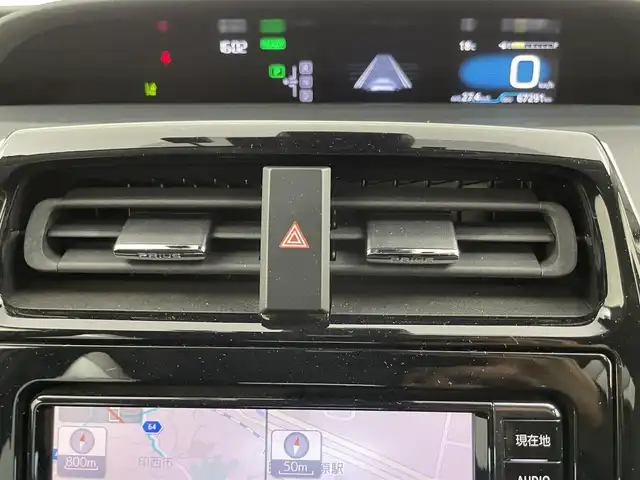 トヨタ プリウス E 千葉県 2017(平29)年 6.8万km シルバーM 純正ナビ/・NSCD-W66/・CD/BT/ワンセグ/バックカメラ/レーダークルーズコントロール/ビルトインETC/LDA/スペアキー/LEDヘッドライト/オートライト