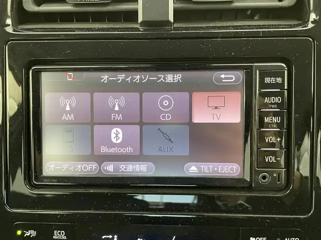 トヨタ プリウス E 千葉県 2017(平29)年 6.8万km シルバーM 純正ナビ/・NSCD-W66/・CD/BT/ワンセグ/バックカメラ/レーダークルーズコントロール/ビルトインETC/LDA/スペアキー/LEDヘッドライト/オートライト