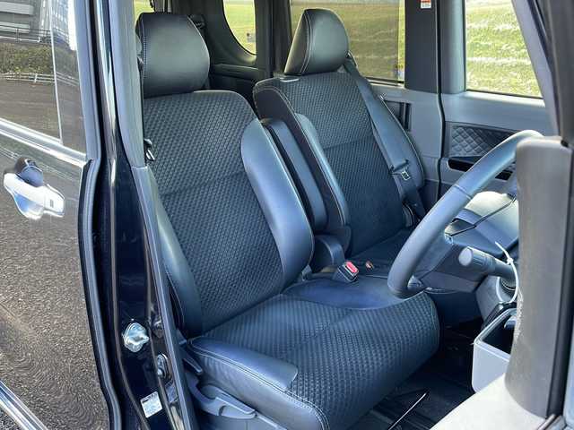 ダイハツ タント カスタム RS 新潟県 2020(令2)年 6.4万km パールブラック 4WD/純正SDナビ(NMZK-W70D)/CD/DVD/BT/フルセグテレビ/バックカメラ/ETC/ドライブレコーダー/衝突被害軽減ブレーキ/レーンキープアシスト/両側パワースライドドア/半革シート/ベンチシート/シートヒーター /コーナーセンサー/ステアリングスイッチ/スマートキー/プッシュスタート/LEDヘッドライト/オートライト/オートハイビーム/フォグランプ/純正15インチアルミホイール