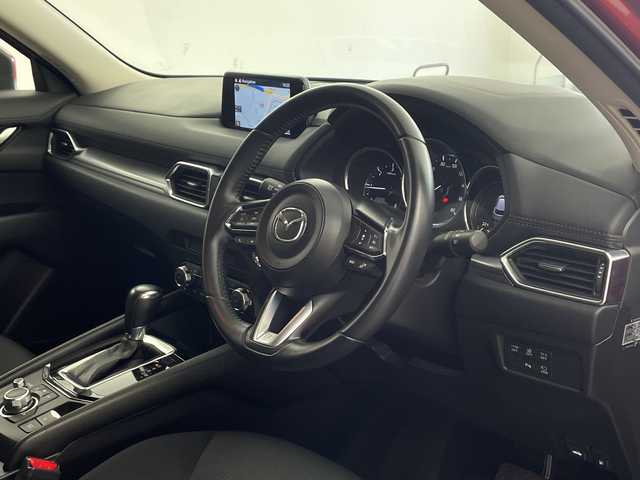 マツダ ＣＸ－５ XD プロアクティブ 兵庫県 2017(平29)年 6.6万km ソウルレッドクリスタルM ・純正ナビ（AM/FM/BT)/・バックカメラ/・サイドカメラ/・ビルトインETC/・スマートシティブレーキサポート/・スマートブレーキサポート/・レーンキープアシストシステム/・ドライバーアテンションアラート/・車間認知支援システム/・ブラインドスポットモニターシステム/・交通標識認識システム/・レーダークルーズコントロール/・クリアランスソナー/・ヘッドアップディスプレイ/・アダプティブLEDヘッドライト/・ステアリングスイッチ/・革巻きステアリング/・純正19インチアルミホイール/・電動格納ウィンカーミラー/・純正フロアマット/・スマートキー/・スペアキー/・保証書/・取扱説明書