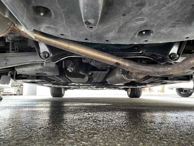 トヨタ クラウン ハイブリッド ロイヤルサルーン 岩手県 2015(平27)年 14万km ホワイトパールクリスタルシャイン 純正ナビ(CD/DVD/ラジオ/AUX/USB/SD/BT)/フルセグテレビ/バックカメラ/前席シートヒーター/前席パワーシート/ハンドルヒーター/ビルトインETC/クルーズコントロール/スマートキー/プッシュスタート/ステアリングスイッチ/前方ドライブレコーダー(VREC-DZ300)/社外17inアルミホイール/純正AW付冬タイヤ積込/純正フロアマット/LEDヘッドライト/フォグランプ/取説＆保証書