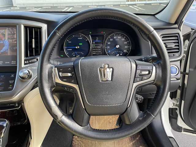 トヨタ クラウン ハイブリッド ロイヤルサルーン 岩手県 2015(平27)年 14万km ホワイトパールクリスタルシャイン 純正ナビ(CD/DVD/ラジオ/AUX/USB/SD/BT)/フルセグテレビ/バックカメラ/前席シートヒーター/前席パワーシート/ハンドルヒーター/ビルトインETC/クルーズコントロール/スマートキー/プッシュスタート/ステアリングスイッチ/前方ドライブレコーダー(VREC-DZ300)/社外17inアルミホイール/純正AW付冬タイヤ積込/純正フロアマット/LEDヘッドライト/フォグランプ/取説＆保証書