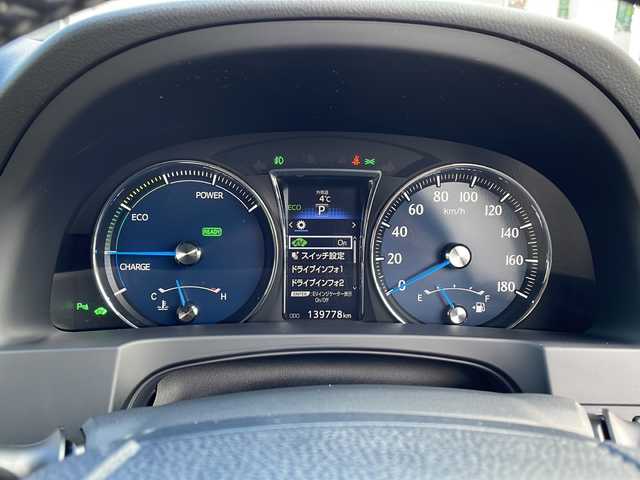 トヨタ クラウン ハイブリッド ロイヤルサルーン 岩手県 2015(平27)年 14万km ホワイトパールクリスタルシャイン 純正ナビ(CD/DVD/ラジオ/AUX/USB/SD/BT)/フルセグテレビ/バックカメラ/前席シートヒーター/前席パワーシート/ハンドルヒーター/ビルトインETC/クルーズコントロール/スマートキー/プッシュスタート/ステアリングスイッチ/前方ドライブレコーダー(VREC-DZ300)/社外17inアルミホイール/純正AW付冬タイヤ積込/純正フロアマット/LEDヘッドライト/フォグランプ/取説＆保証書