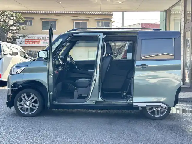 三菱 デリカミニ T プレミアム 大分県 2024(令6)年 2.9万km 緑 〇ワンオーナー/〇ハーフレザーシート/〇純正メモリーナビ（MM223D-LM）/　ラジオ・BT・USB/〇全方位カメラ/〇ETC/〇純正LEDヘッドライト/〇純正フォグランプ/〇スマートキー/〇エンジンプッシュスタート/〇パドルシフト/〇ACC/〇LKA/〇MI-PILOT/〇両側パワースライドドア/〇ルーフレール/〇アイドリングストップ/〇ステアリングヒーター/〇ステアリングスイッチ/〇フロアマット/〇ドアバイザー/〇プライバシーガラス/〇前後ドライブレコーダー/〇ウインカーミラー/〇保証書/〇取扱説明書/〇スペアキー