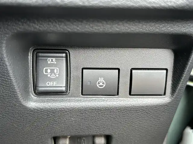 三菱 デリカミニ T プレミアム 大分県 2024(令6)年 2.9万km 緑 〇ワンオーナー/〇ハーフレザーシート/〇純正メモリーナビ（MM223D-LM）/　ラジオ・BT・USB/〇全方位カメラ/〇ETC/〇純正LEDヘッドライト/〇純正フォグランプ/〇スマートキー/〇エンジンプッシュスタート/〇パドルシフト/〇ACC/〇LKA/〇MI-PILOT/〇両側パワースライドドア/〇ルーフレール/〇アイドリングストップ/〇ステアリングヒーター/〇ステアリングスイッチ/〇フロアマット/〇ドアバイザー/〇プライバシーガラス/〇前後ドライブレコーダー/〇ウインカーミラー/〇保証書/〇取扱説明書/〇スペアキー