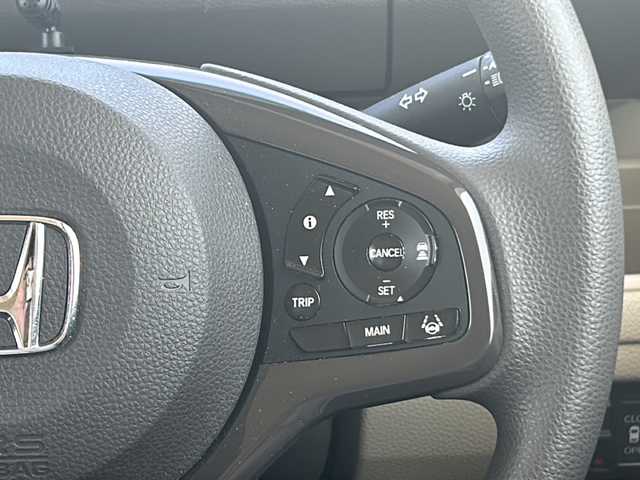 ホンダ Ｎ ＢＯＸ G L ホンダセンシング 福岡県 2017(平29)年 4.4万km プレミアムホワイトパールⅡ 社外7インチSDナビ【MDV-D404BT】【AM/FM/CD/DVD/Bluetooth/フルセグTV】/バックカメラ/前後ドライブレコーダー【DC-DR652】/ビルトインETC/USB充電ポート×2/ホンダセンシング/・衝突軽減ブレーキ/・誤発進抑制機能/・後方誤発進抑制機能/・歩行者事故低減ステアリング/・アダプティブクルーズコントロール/・路外逸脱抑制機能/・先行車発進お知らせ機能/・標識認識機能/両側電動パワースライドドア/純正フロアマット/電格ウィンカーミラー/ドアバイザー/横滑り防止装置/盗難防止装置/保証書/取扱説明書/スペアキー×1