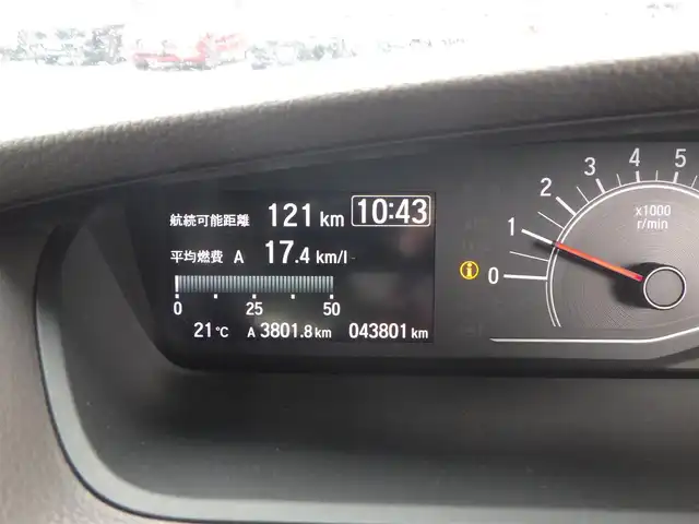 ホンダ Ｎ ＢＯＸ G L ホンダセンシング 千葉県 2017(平29)年 4.4万km プレミアムホワイトパールⅡ 社外7インチSDナビ【MDV-D404BT】【AM/FM/CD/DVD/Bluetooth/フルセグTV】/バックカメラ/前後ドライブレコーダー【DC-DR652】/ビルトインETC/USB充電ポート×2/ホンダセンシング/・衝突軽減ブレーキ/・誤発進抑制機能/・後方誤発進抑制機能/・歩行者事故低減ステアリング/・アダプティブクルーズコントロール/・路外逸脱抑制機能/・先行車発進お知らせ機能/・標識認識機能/両側電動パワースライドドア/純正フロアマット/電格ウィンカーミラー/ドアバイザー/横滑り防止装置/盗難防止装置/保証書/取扱説明書/スペアキー×1
