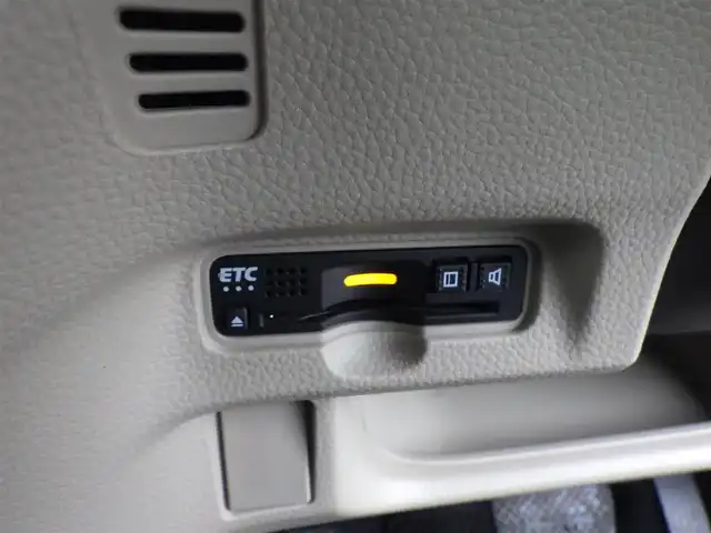 ホンダ Ｎ ＢＯＸ G L ホンダセンシング 千葉県 2017(平29)年 4.4万km プレミアムホワイトパールⅡ 社外7インチSDナビ【MDV-D404BT】【AM/FM/CD/DVD/Bluetooth/フルセグTV】/バックカメラ/前後ドライブレコーダー【DC-DR652】/ビルトインETC/USB充電ポート×2/ホンダセンシング/・衝突軽減ブレーキ/・誤発進抑制機能/・後方誤発進抑制機能/・歩行者事故低減ステアリング/・アダプティブクルーズコントロール/・路外逸脱抑制機能/・先行車発進お知らせ機能/・標識認識機能/両側電動パワースライドドア/純正フロアマット/電格ウィンカーミラー/ドアバイザー/横滑り防止装置/盗難防止装置/保証書/取扱説明書/スペアキー×1