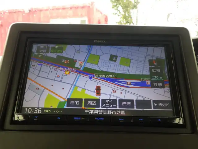ホンダ Ｎ ＢＯＸ G L ホンダセンシング 千葉県 2017(平29)年 4.4万km プレミアムホワイトパールⅡ 社外7インチSDナビ【MDV-D404BT】【AM/FM/CD/DVD/Bluetooth/フルセグTV】/バックカメラ/前後ドライブレコーダー【DC-DR652】/ビルトインETC/USB充電ポート×2/ホンダセンシング/・衝突軽減ブレーキ/・誤発進抑制機能/・後方誤発進抑制機能/・歩行者事故低減ステアリング/・アダプティブクルーズコントロール/・路外逸脱抑制機能/・先行車発進お知らせ機能/・標識認識機能/両側電動パワースライドドア/純正フロアマット/電格ウィンカーミラー/ドアバイザー/横滑り防止装置/盗難防止装置/保証書/取扱説明書/スペアキー×1