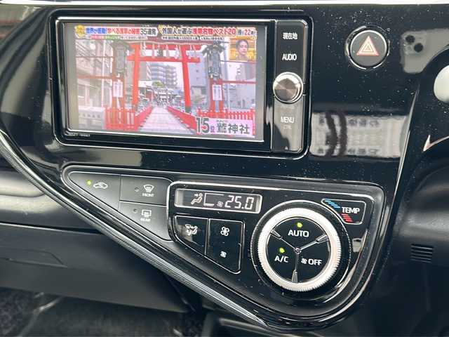 トヨタ アクア S 岐阜県 2017(平29)年 7.1万km ライムホワイトパールクリスタルシャイン AM/FM/DISC/TV/SD/Bluetooth/ETC/純正マット/ECOMODE/EVMODE