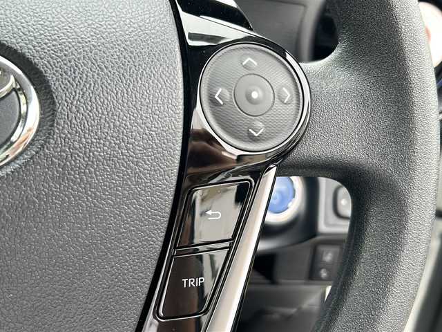 トヨタ アクア S 岐阜県 2017(平29)年 7.1万km ライムホワイトパールクリスタルシャイン AM/FM/DISC/TV/SD/Bluetooth/ETC/純正マット/ECOMODE/EVMODE