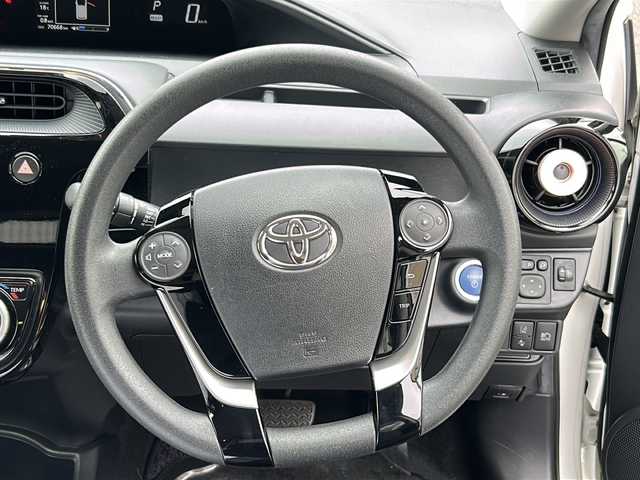 トヨタ アクア S 岐阜県 2017(平29)年 7.1万km ライムホワイトパールクリスタルシャイン AM/FM/DISC/TV/SD/Bluetooth/ETC/純正マット/ECOMODE/EVMODE