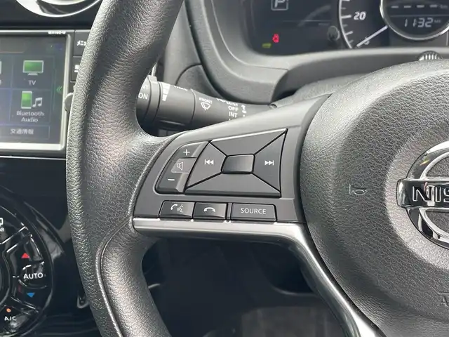 日産 ノート e－パワー X 東京都 2019(令1)年 8.1万km スーパーブラック 純正ナビ/バックモニター/エマージェンシーブレーキ/車線逸脱警報/ソナー/クルーズコントロール/ETC/車両接近警報装置/横滑り防止措置/スマートキー/オートエアコン/Pスタート/オートライト