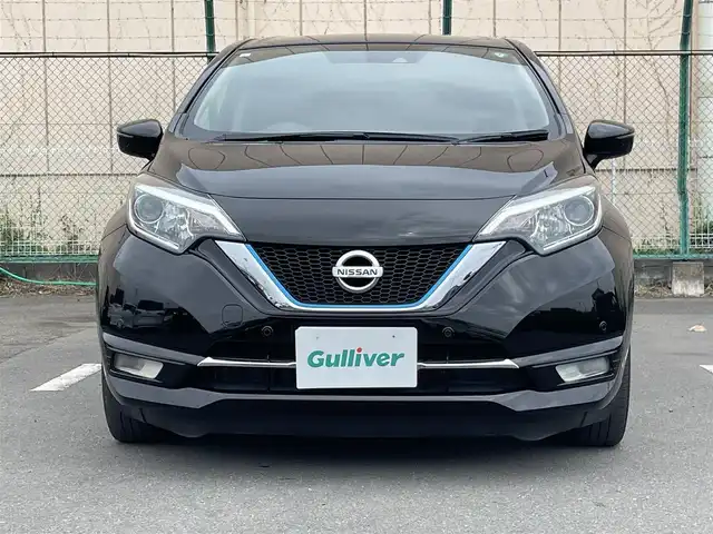 日産 ノート e－パワー X 東京都 2019(令1)年 8.1万km スーパーブラック 純正ナビ/バックモニター/エマージェンシーブレーキ/車線逸脱警報/ソナー/クルーズコントロール/ETC/車両接近警報装置/横滑り防止措置/スマートキー/オートエアコン/Pスタート/オートライト