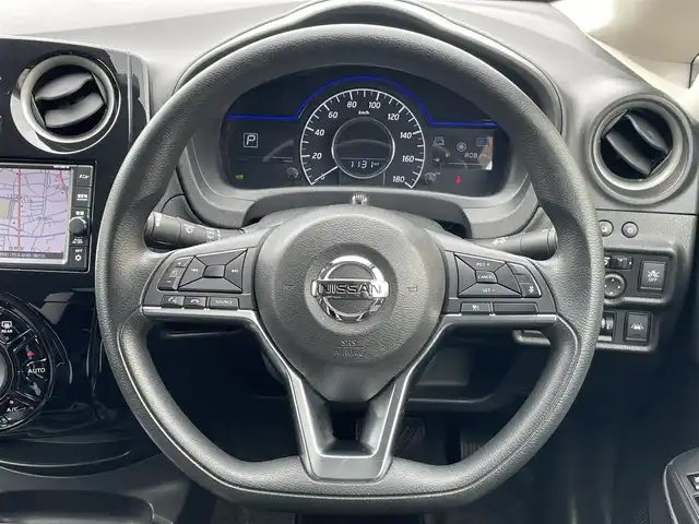 日産 ノート e－パワー X 東京都 2019(令1)年 8.1万km スーパーブラック 純正ナビ/バックモニター/エマージェンシーブレーキ/車線逸脱警報/ソナー/クルーズコントロール/ETC/車両接近警報装置/横滑り防止措置/スマートキー/オートエアコン/Pスタート/オートライト