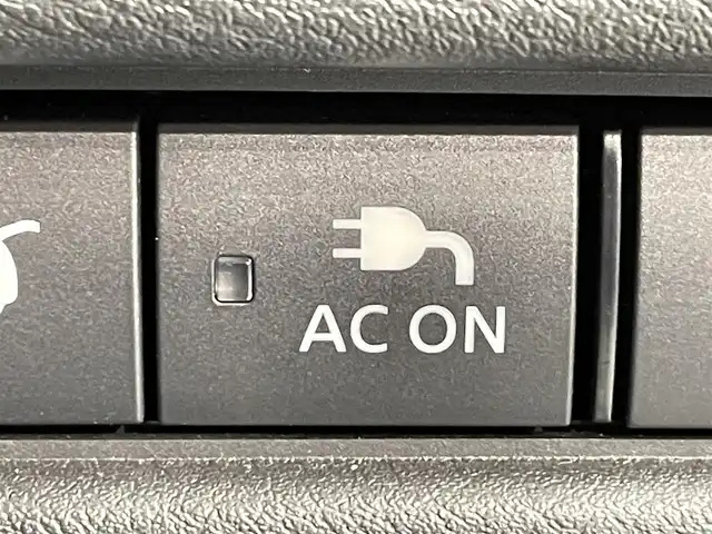 日産 エクストレイル オーテック e-4ORCE アドバンスドPKG 愛知県 2023(令5)年 0.7万km ダイヤモンドブラック 純正１２．３インチナビ　/(Bluetooth/フルセグTV/AM/FM/Carplay/USB)/アラウンドビューモニター/プロパイロット/プロパイロットパーキング　/ビルトインＥＴＣ２．０　/黒レザーシート　/デジタルインナーミラー　/ワイヤレス充電　/電動バックドア　/ブラインドスポットモニター（ＢＳＷ）　/ＡＣ１００Ｖ　/シートヒーター/ステアリングヒーター　/電動パワーシート/ヘッドアップディスプレイ/ドライブレコーダー/ルーフレール