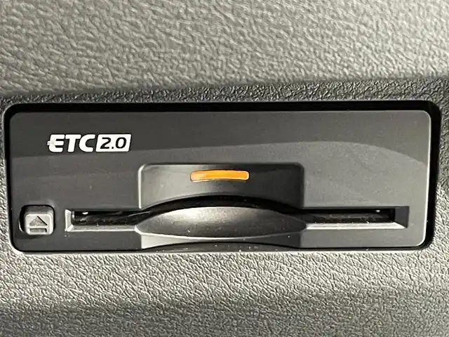 日産 エクストレイル オーテック e-4ORCE アドバンスドPKG 愛知県 2023(令5)年 0.7万km ダイヤモンドブラック 純正１２．３インチナビ　/(Bluetooth/フルセグTV/AM/FM/Carplay/USB)/アラウンドビューモニター/プロパイロット/プロパイロットパーキング　/ビルトインＥＴＣ２．０　/黒レザーシート　/デジタルインナーミラー　/ワイヤレス充電　/電動バックドア　/ブラインドスポットモニター（ＢＳＷ）　/ＡＣ１００Ｖ　/シートヒーター/ステアリングヒーター　/電動パワーシート/ヘッドアップディスプレイ/ドライブレコーダー/ルーフレール