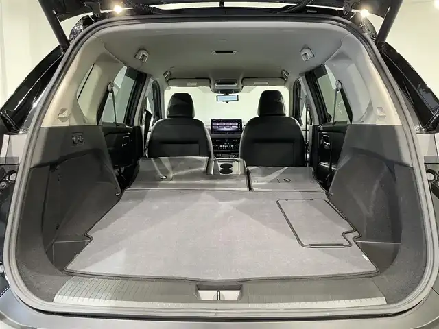 日産 エクストレイル オーテック e-4ORCE アドバンスドPKG 愛知県 2023(令5)年 0.7万km ダイヤモンドブラック 純正１２．３インチナビ　/(Bluetooth/フルセグTV/AM/FM/Carplay/USB)/アラウンドビューモニター/プロパイロット/プロパイロットパーキング　/ビルトインＥＴＣ２．０　/黒レザーシート　/デジタルインナーミラー　/ワイヤレス充電　/電動バックドア　/ブラインドスポットモニター（ＢＳＷ）　/ＡＣ１００Ｖ　/シートヒーター/ステアリングヒーター　/電動パワーシート/ヘッドアップディスプレイ/ドライブレコーダー/ルーフレール