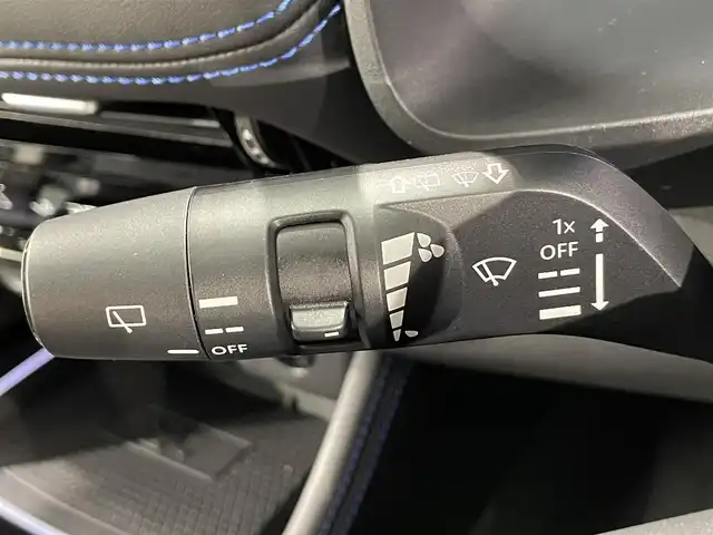日産 エクストレイル オーテック e-4ORCE アドバンスドPKG 愛知県 2023(令5)年 0.7万km ダイヤモンドブラック 純正１２．３インチナビ　/(Bluetooth/フルセグTV/AM/FM/Carplay/USB)/アラウンドビューモニター/プロパイロット/プロパイロットパーキング　/ビルトインＥＴＣ２．０　/黒レザーシート　/デジタルインナーミラー　/ワイヤレス充電　/電動バックドア　/ブラインドスポットモニター（ＢＳＷ）　/ＡＣ１００Ｖ　/シートヒーター/ステアリングヒーター　/電動パワーシート/ヘッドアップディスプレイ/ドライブレコーダー/ルーフレール