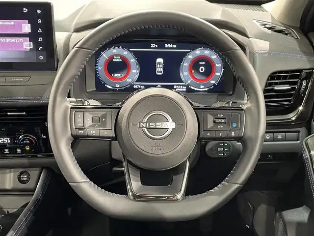 日産 エクストレイル オーテック e-4ORCE アドバンスドPKG 愛知県 2023(令5)年 0.7万km ダイヤモンドブラック 純正１２．３インチナビ　/(Bluetooth/フルセグTV/AM/FM/Carplay/USB)/アラウンドビューモニター/プロパイロット/プロパイロットパーキング　/ビルトインＥＴＣ２．０　/黒レザーシート　/デジタルインナーミラー　/ワイヤレス充電　/電動バックドア　/ブラインドスポットモニター（ＢＳＷ）　/ＡＣ１００Ｖ　/シートヒーター/ステアリングヒーター　/電動パワーシート/ヘッドアップディスプレイ/ドライブレコーダー/ルーフレール