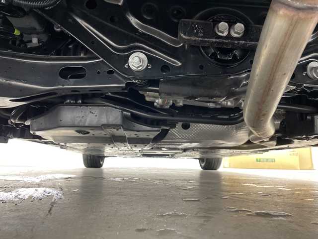 トヨタ プリウス Z 道央・札幌 2023(令5)年 1.6万km プラチナホワイトパールマイカ ・4WD/・寒冷地仕様/・ガラスルーフ/・純正ディスプレイオーディオ/・ナビ&BT&Miracast&フルセグTV/・全方位カメラ/・パワーバックドア/・デジタルインナーミラー/・トヨタセーフティセンス/・レーダークルーズコントロール/・ブラインドスポットモニター/・レザーシート/・D席メモリ機能付パワーシート/・前席シートヒーター&ベンチレーション/・ステアリングヒーター/・置くだけ充電/・AC100V/・ビルトインETC2.0/・クリアランスソナー/・LEDヘッドライト/・オートライト/・オートマチックハイビーム/・スマートキー/・モデリスタ19インチAW