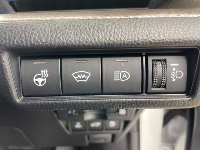 トヨタ プリウス Z 道央・札幌 2023(令5)年 1.6万km プラチナホワイトパールマイカ ・4WD/・寒冷地仕様/・ガラスルーフ/・純正ディスプレイオーディオ/・ナビ&BT&Miracast&フルセグTV/・全方位カメラ/・パワーバックドア/・デジタルインナーミラー/・トヨタセーフティセンス/・レーダークルーズコントロール/・ブラインドスポットモニター/・レザーシート/・D席メモリ機能付パワーシート/・前席シートヒーター&ベンチレーション/・ステアリングヒーター/・置くだけ充電/・AC100V/・ビルトインETC2.0/・クリアランスソナー/・LEDヘッドライト/・オートライト/・オートマチックハイビーム/・スマートキー/・モデリスタ19インチAW