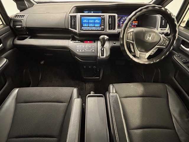 ホンダ ステップワゴン スパーダ Z クールスピリット 静岡県 2012(平24)年 10.4万km ホワイトオーキッドパール (株)IDOMが運営する【じしゃロン浜松店】の自社ローン専用車両になりますこちらは現金またはオートローンご利用時の価格です。自社ローンご希望の方は別途その旨お申付け下さい/HDDナビ/フルセグテレビ/バックカメラ/フリップダウンモニター/クルーズコントロール/両側パワースライドドア/HID/オートライト/ETC/電動格納ミラー/アイドリングストップ/ウィンカーミラー/ドアバイザー/社外アルミホイール