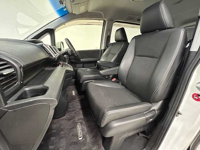 ホンダ ステップワゴン スパーダ Z クールスピリット 静岡県 2012(平24)年 10.4万km ホワイトオーキッドパール (株)IDOMが運営する【じしゃロン浜松店】の自社ローン専用車両になりますこちらは現金またはオートローンご利用時の価格です。自社ローンご希望の方は別途その旨お申付け下さい/HDDナビ/フルセグテレビ/バックカメラ/フリップダウンモニター/クルーズコントロール/両側パワースライドドア/HID/オートライト/ETC/電動格納ミラー/アイドリングストップ/ウィンカーミラー/ドアバイザー/社外アルミホイール