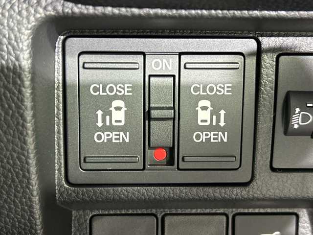 ホンダ ステップワゴン スパーダ eHEV 神奈川県 2025(令7)年 0.1千km クリスタルブラックパール 登録済未使用車/ホンダセンシング/純正11.4Honda CONNECTナビ 【LXM-247VFLi】/・BT/フルセグTV/CD/DVD/USB/AppleCarPlay/AndroidAuto/SD/バックカメラ/ハーフレザーシート/シートヒーター(D/N)/オットマン/両側電動スライドドア/電動サイドブレーキ/オートブレーキホールド/ECON/パワーバックドア/ヘッドライトレベライザー/BSM/革巻きステアリング/ステアリングスイッチ/パドルシフト/LEDヘッドライト/フォグランプ/電動格納ミラー/ウィンカーミラー/スマートキー/スペアキー/プッシュスタートボタン/純正16インチアルミホイール